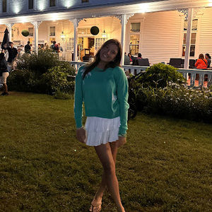 Meet your Posher, Maya